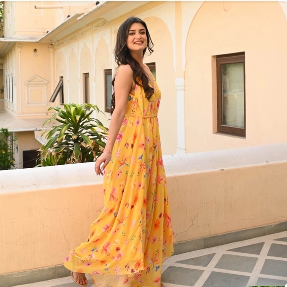 Floral Yellow Jumpsuit - Picture 7 of 12